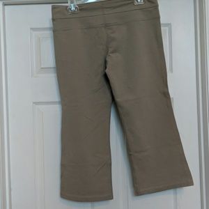 *new* Yoga crop pants